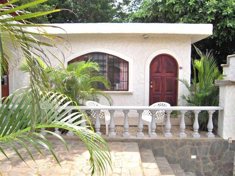 Hotel Flores (Adults Only) Tamarindo Exteriör bild